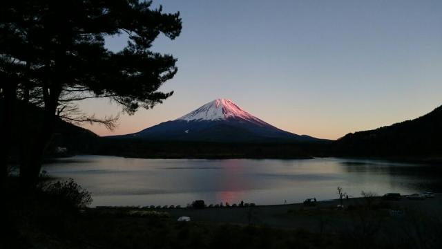 精進湖からの富士山夕焼けがすばらしい