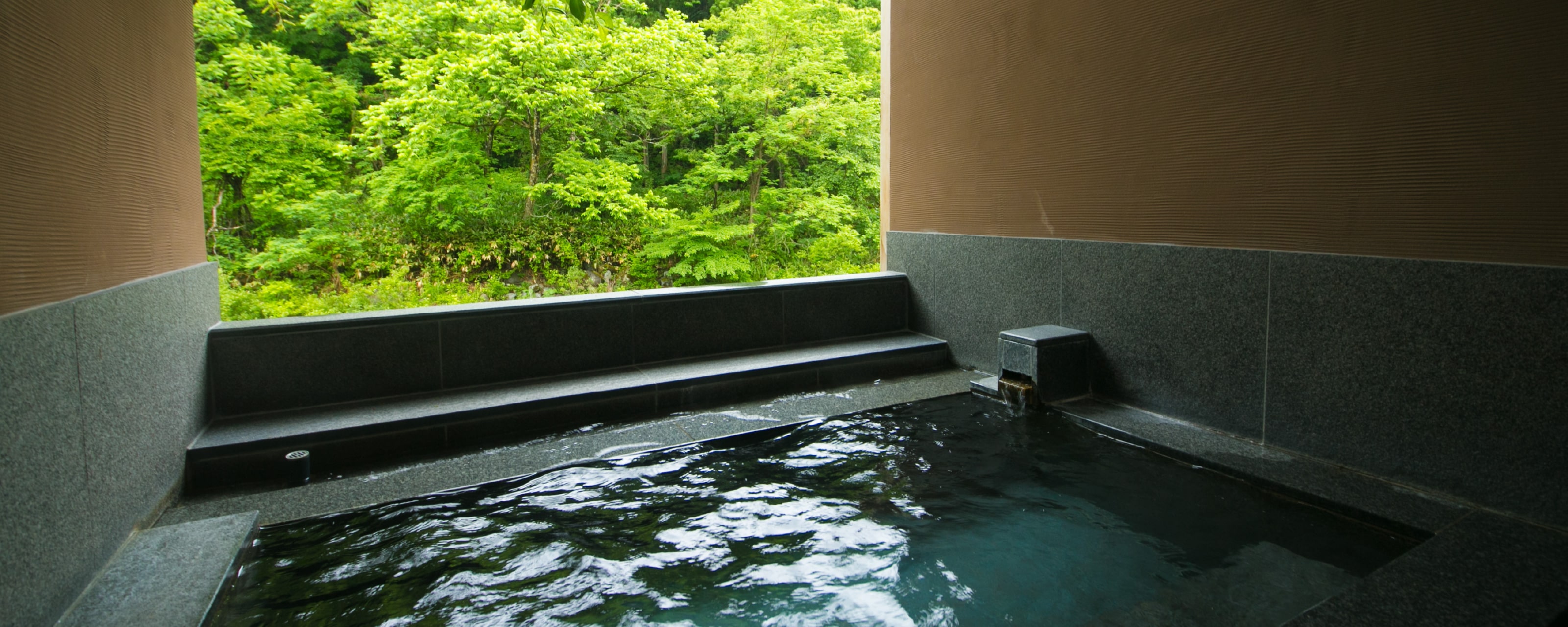 温泉「貸切露天風呂｜せせらぎの湯」