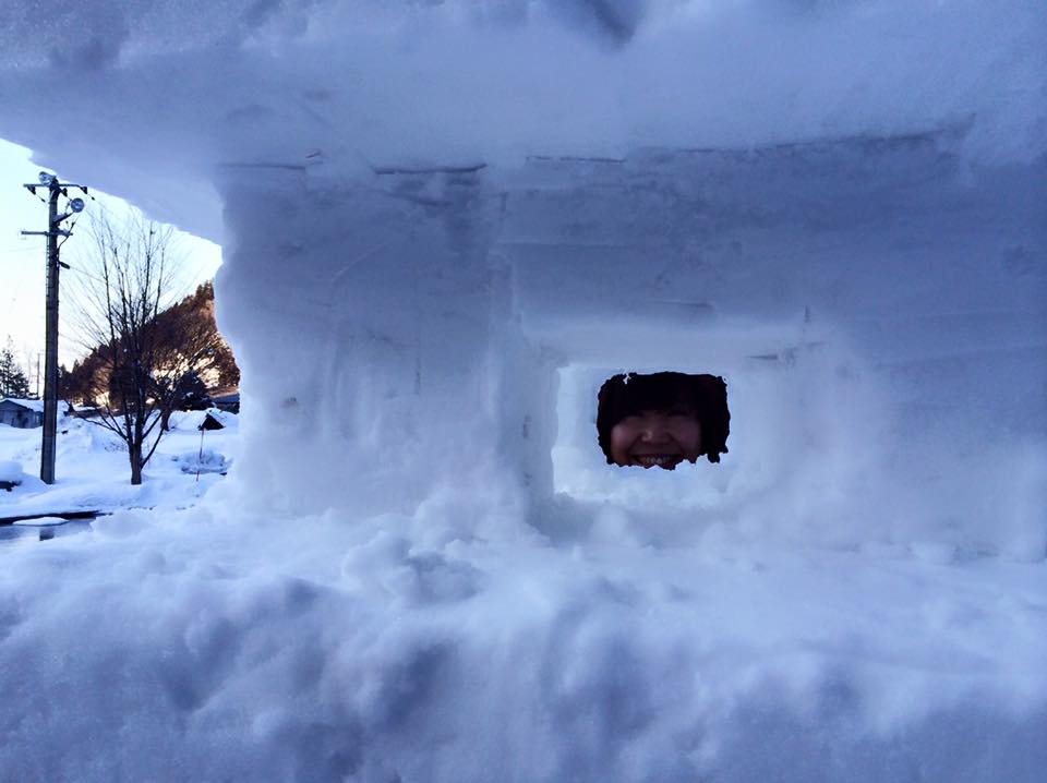 明日雪灯篭にろうそく灯しますよーーーーーー!ー米沢すみれの雪灯篭まつりー