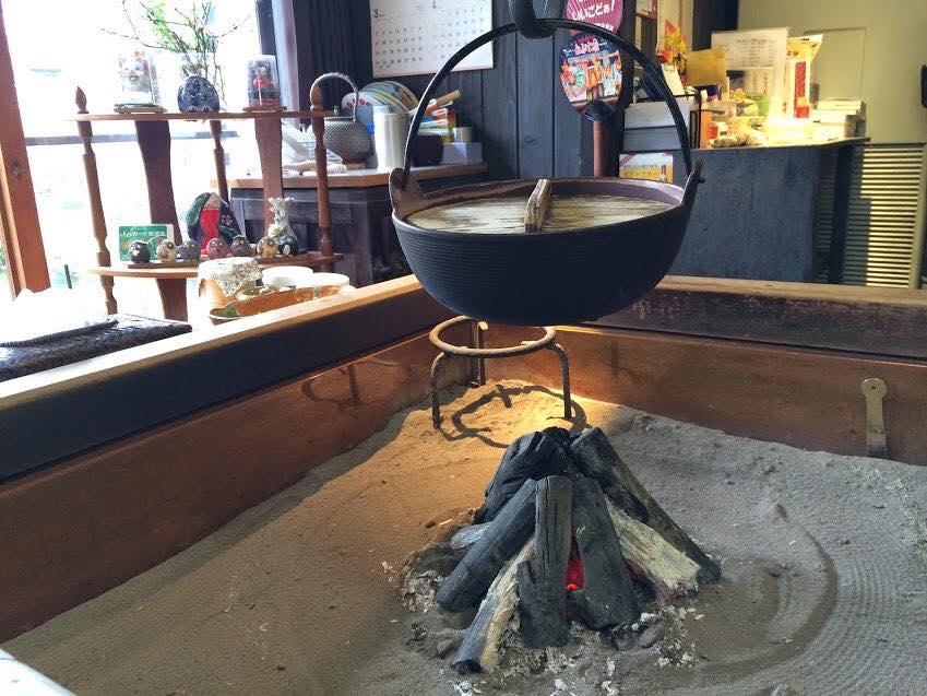 上杉神社のお花見と 上杉御廟所への観光と「廟の隠れ家」さん♪ー米沢の花と団子ー