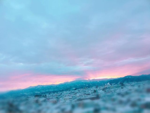 今朝の日の出 でも雲が厚くて太陽をみることはできませんでしたー