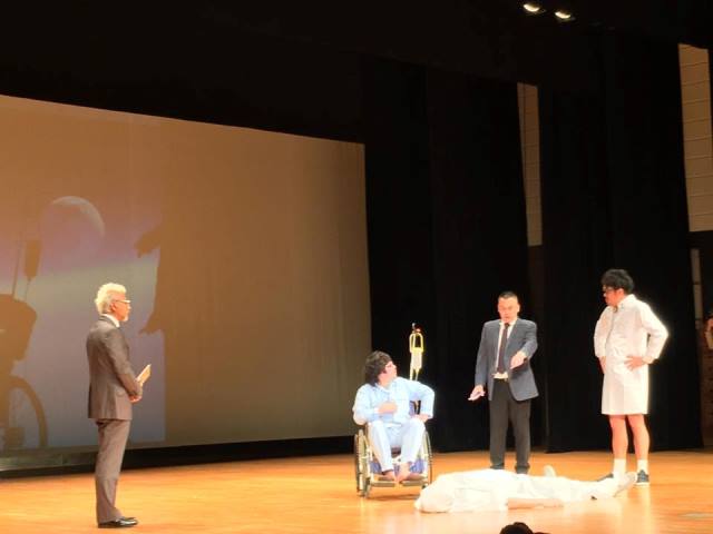 左から橋本さん、勝村さん、松林さん、短パン社長