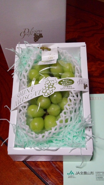 山形のシャインマスカット まだまだ食べ頃です☆