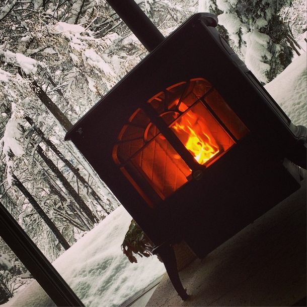 ストーブを使い始めた12月の寒波の時。ペレットストーブが好き