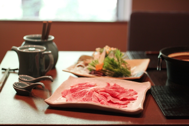 選べるメイン料理「米沢牛サーロインしゃぶしゃぶ」