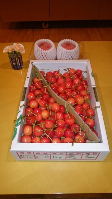 たかはた地産館のさくらんぼ「南陽」