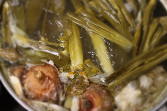 牛骨スープでしゃぶしゃぶして