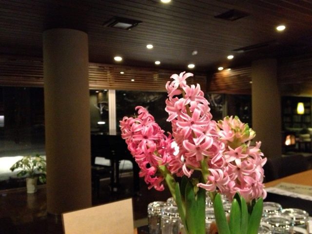 ご夕食メニューは何泊していただいても「米沢牛づくし」!